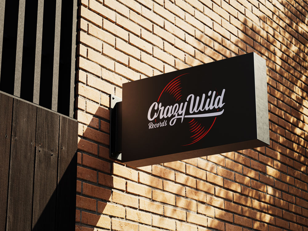 Enseigne du disquaire "Crazy Wild Records".